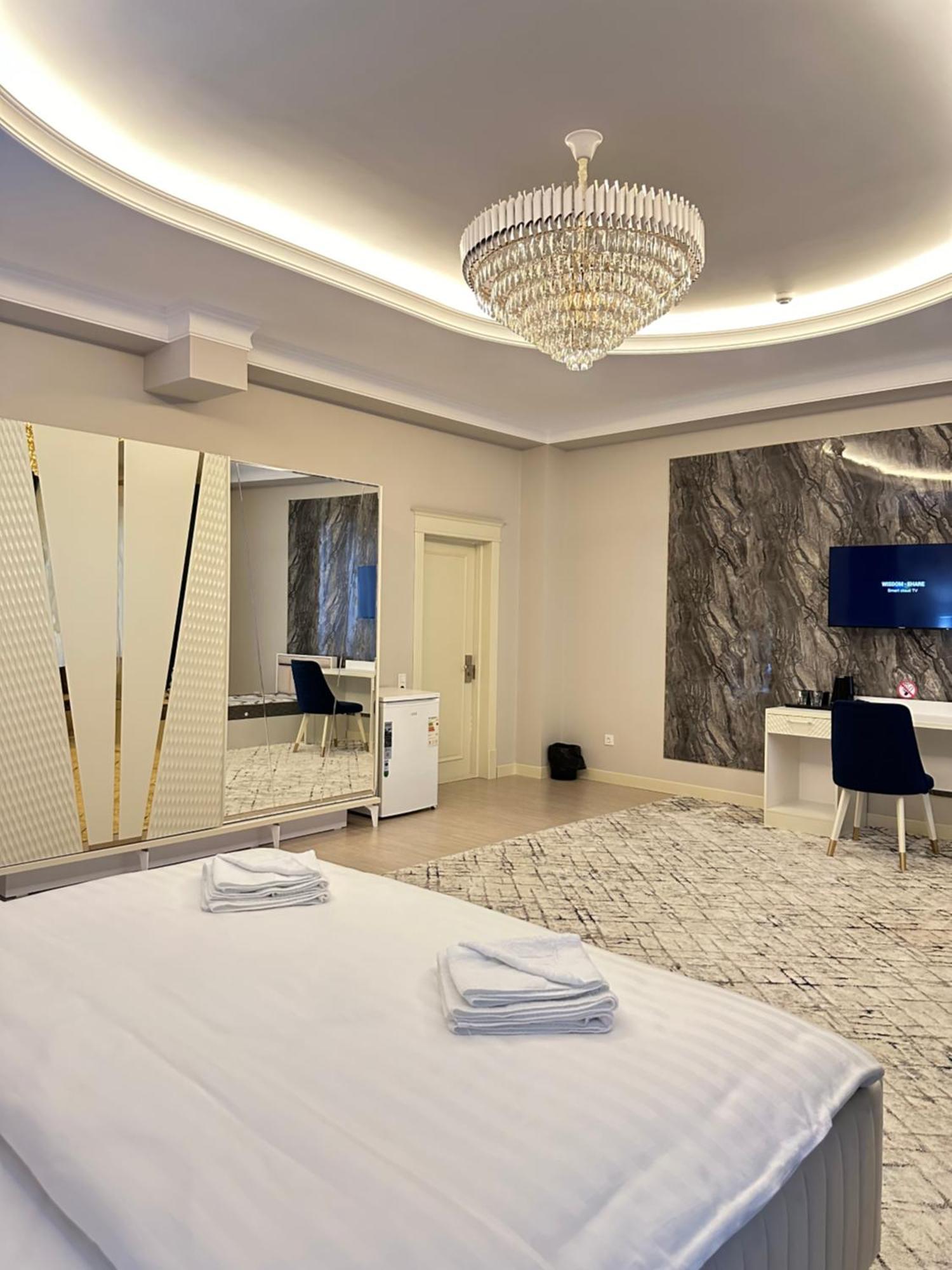 Nur Makon Hotel Tashkent Bagian luar foto