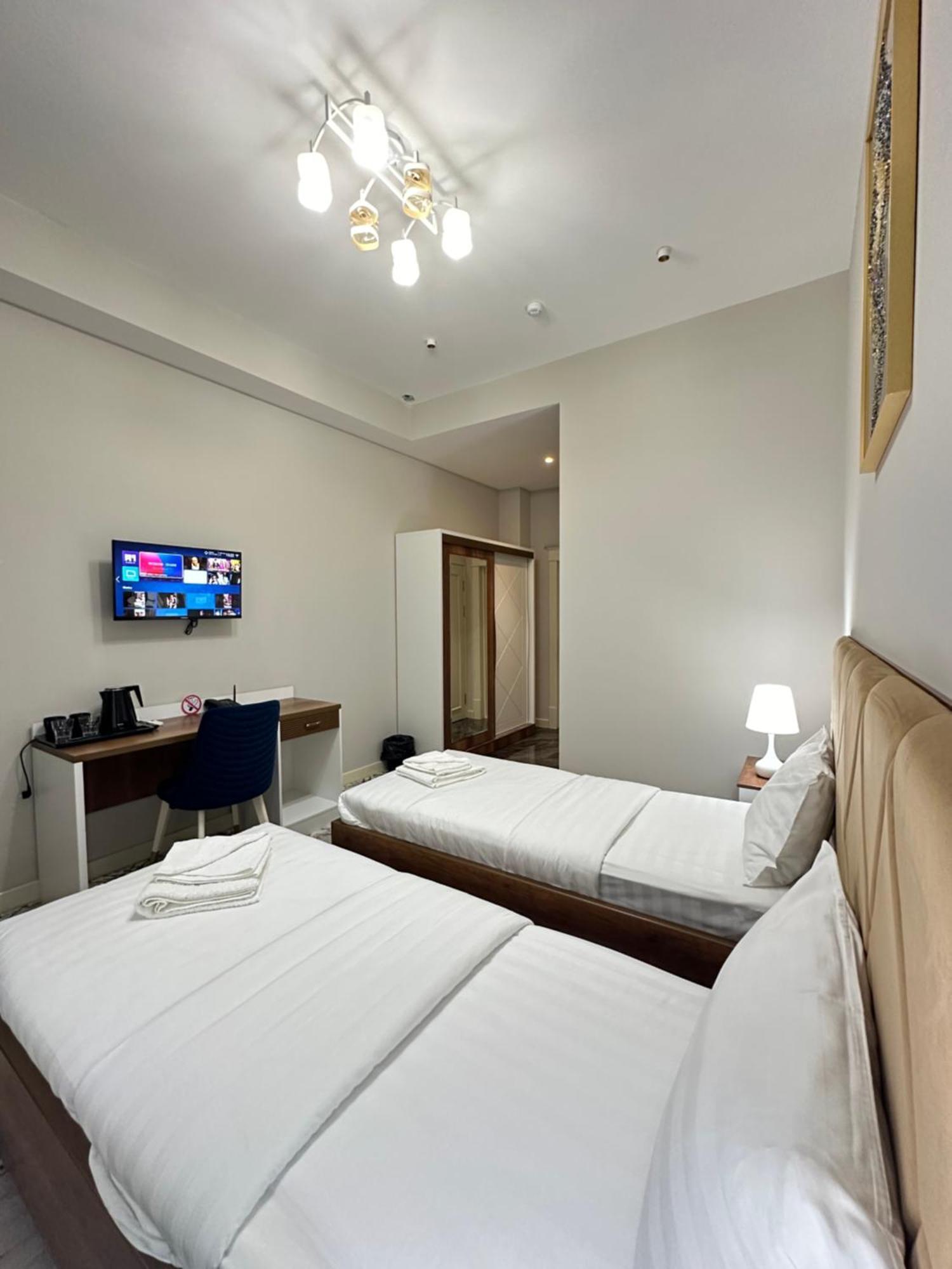 Nur Makon Hotel Tashkent Bagian luar foto