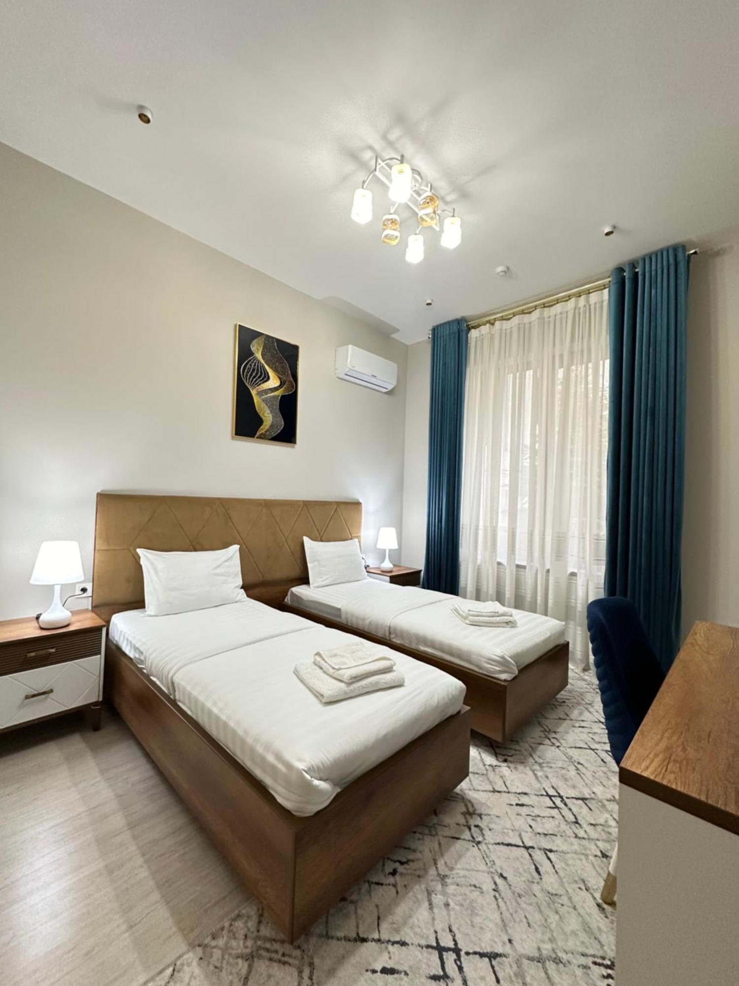 Nur Makon Hotel Tashkent Bagian luar foto